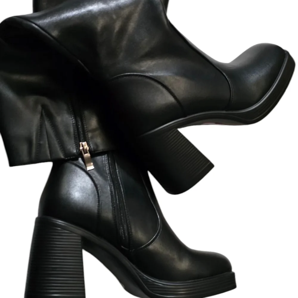 Women's Black Leather Ankle Boots - Picture 2 of 2